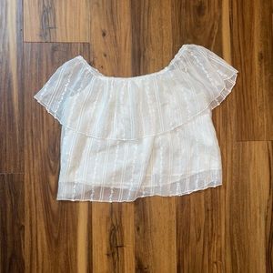 Boutique Off the Shoulder Crop Top Size Small. So cute on! Great condition.